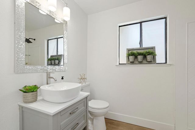 2260 S Ham Ln, Lodi, CA 95242