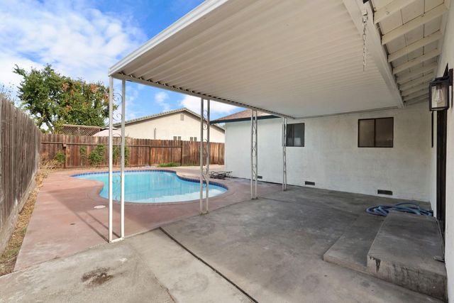 2260 S Ham Ln, Lodi, CA 95242