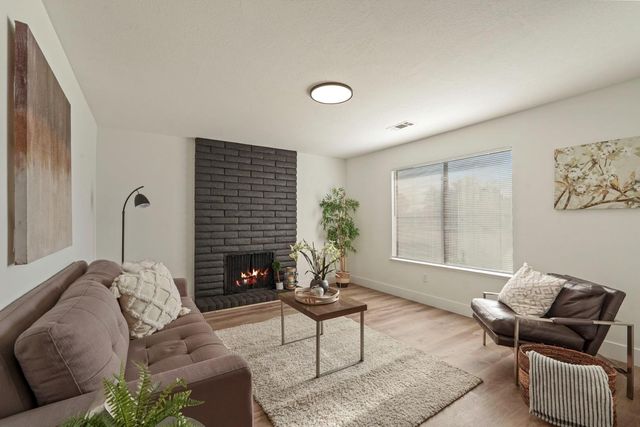 2260 S Ham Ln, Lodi, CA 95242