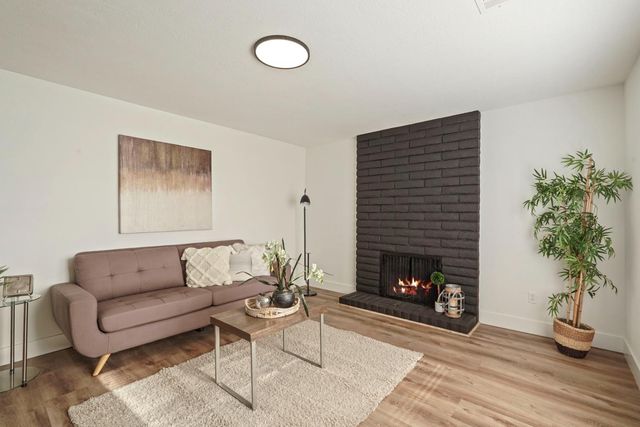 2260 S Ham Ln, Lodi, CA 95242