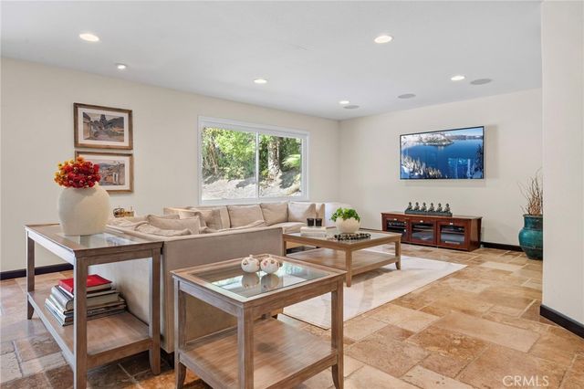 25171 Stageline Drive, Laguna Hills, CA 92653