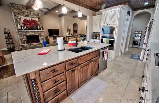 3205 W Van Buren Court S, Broken Arrow, OK 74011