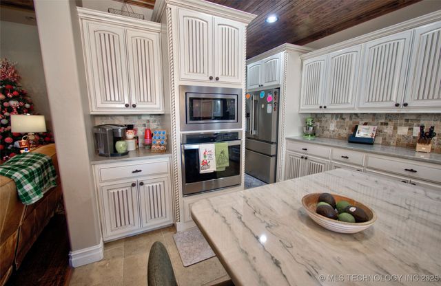 3205 W Van Buren Court S, Broken Arrow, OK 74011