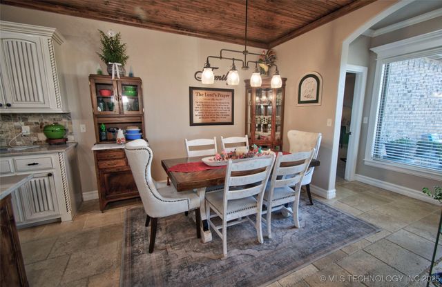 3205 W Van Buren Court S, Broken Arrow, OK 74011