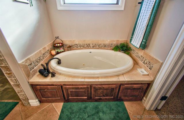 3205 W Van Buren Court S, Broken Arrow, OK 74011