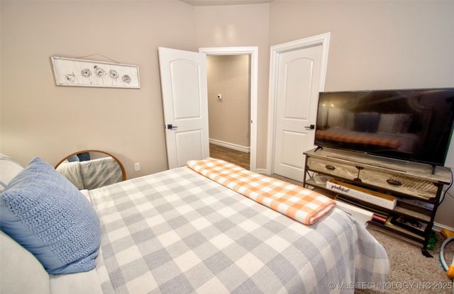 3205 W Van Buren Court S, Broken Arrow, OK 74011