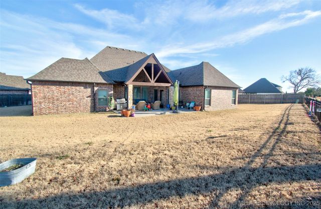 3205 W Van Buren Court S, Broken Arrow, OK 74011