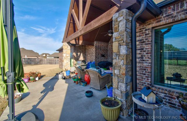3205 W Van Buren Court S, Broken Arrow, OK 74011
