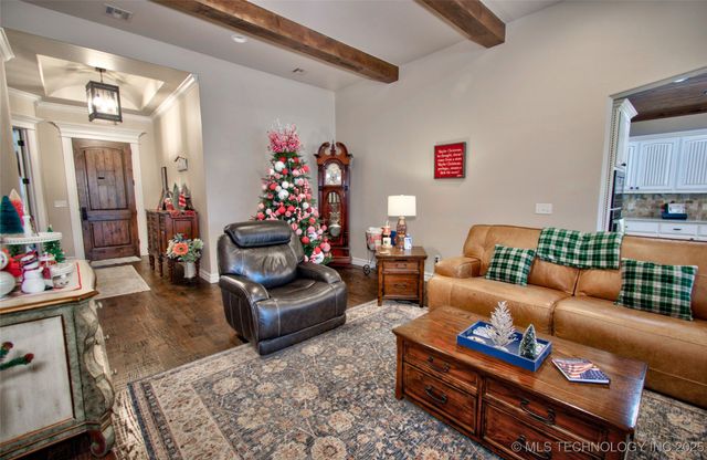 3205 W Van Buren Court S, Broken Arrow, OK 74011