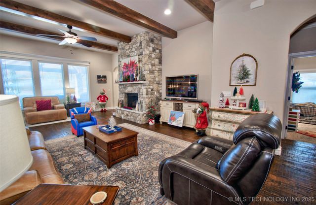 3205 W Van Buren Court S, Broken Arrow, OK 74011