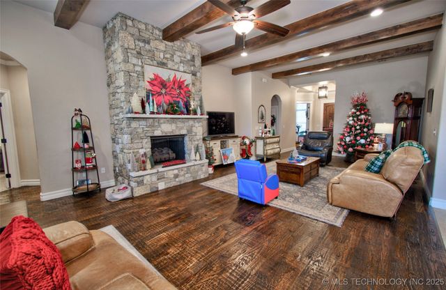 3205 W Van Buren Court S, Broken Arrow, OK 74011