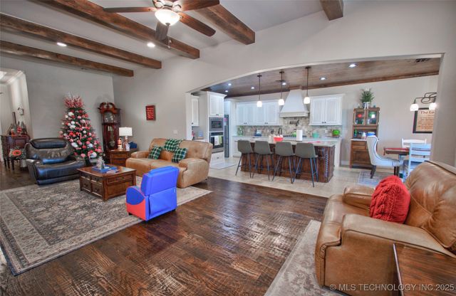 3205 W Van Buren Court S, Broken Arrow, OK 74011