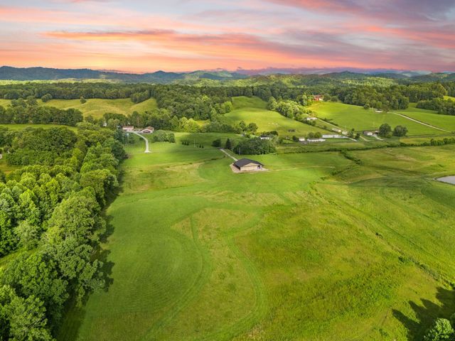 1114 Matt Baker Road, London, KY 40744