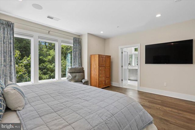 5352 MERRIAM ST, Bethesda, MD 20814