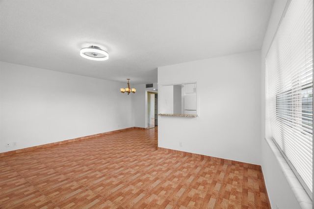 346 Windsor O, West Palm Beach, FL 33417
