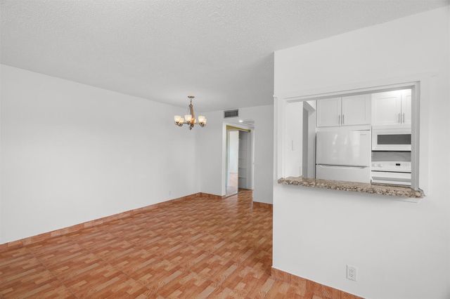 346 Windsor O, West Palm Beach, FL 33417