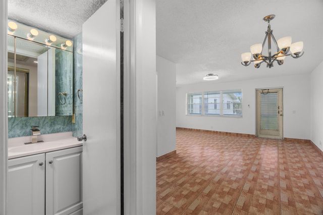 346 Windsor O, West Palm Beach, FL 33417