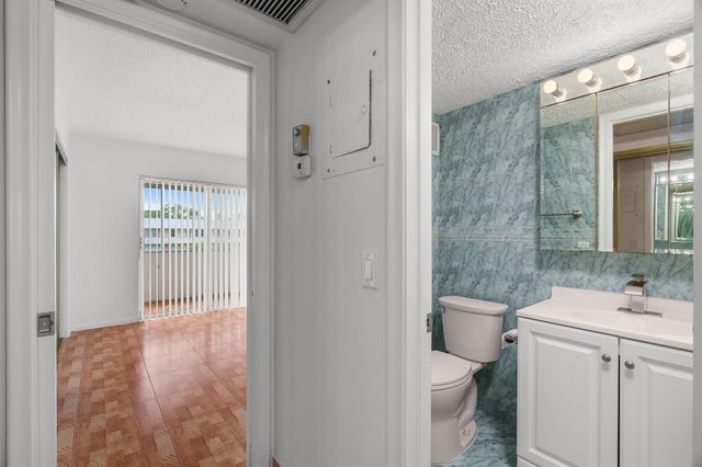 346 Windsor O, West Palm Beach, FL 33417