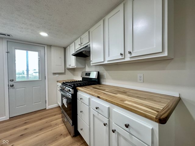 1074 Center Street, Martinsville, IN 46151