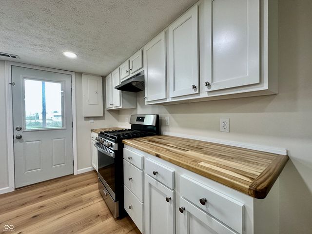 1074 Center Street, Martinsville, IN 46151