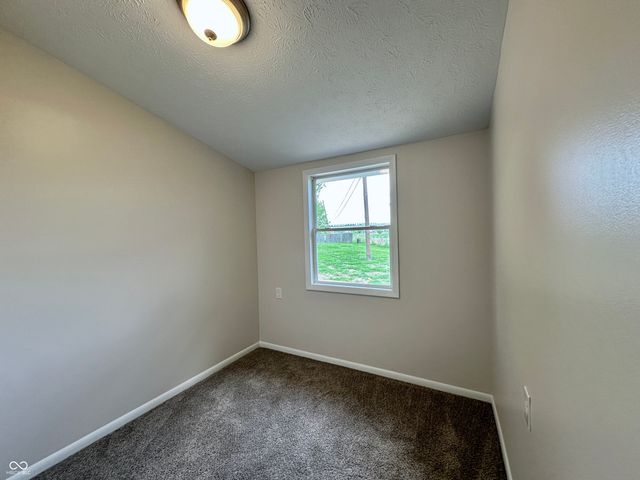1074 Center Street, Martinsville, IN 46151