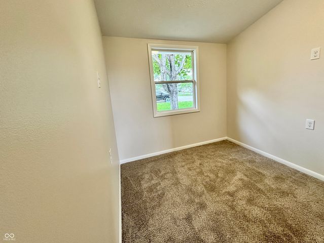 1074 Center Street, Martinsville, IN 46151