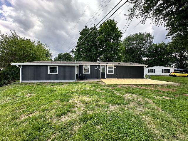 1074 Center Street, Martinsville, IN 46151