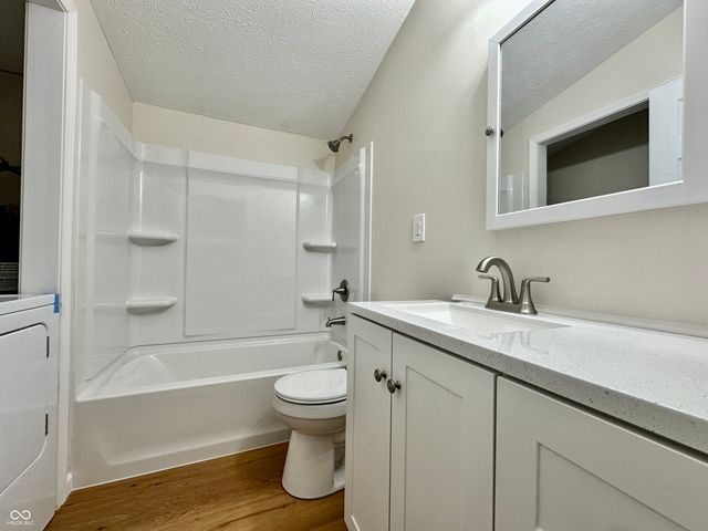 1074 Center Street, Martinsville, IN 46151