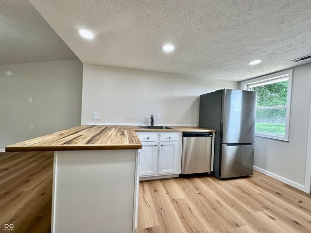 1074 Center Street, Martinsville, IN 46151