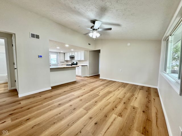 1074 Center Street, Martinsville, IN 46151