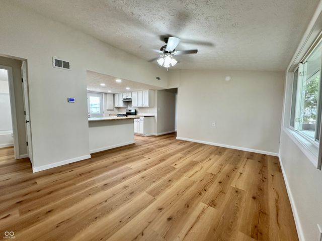 1074 Center Street, Martinsville, IN 46151