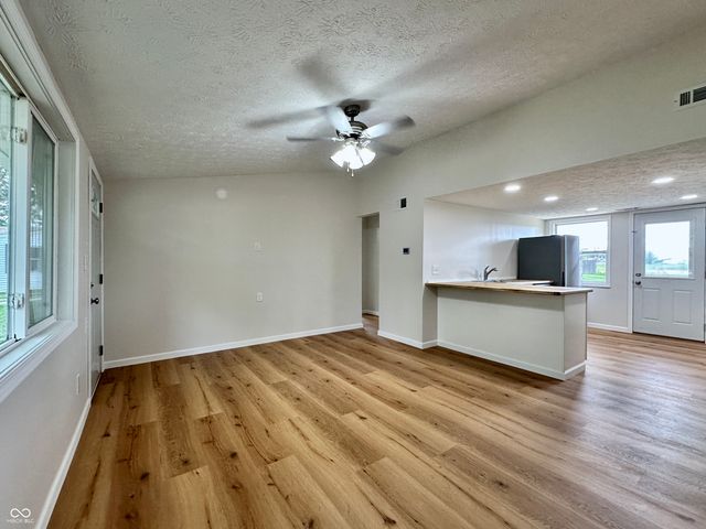 1074 Center Street, Martinsville, IN 46151