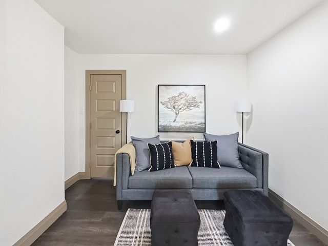 116 Ravenswood Drive, Bedford, TX 76022