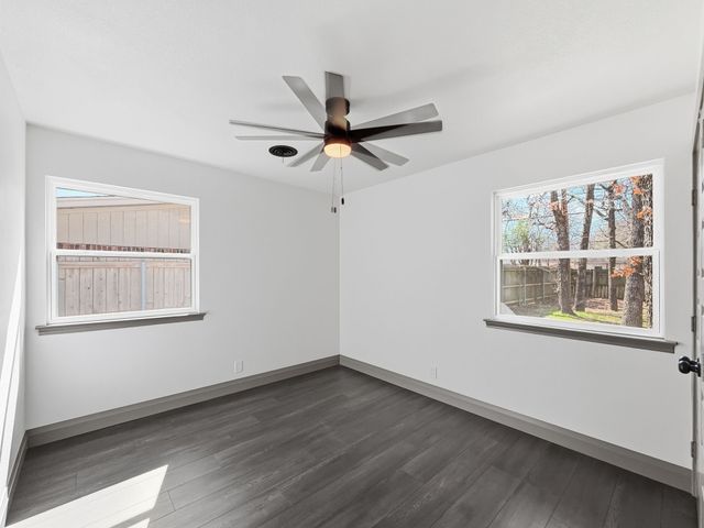 116 Ravenswood Drive, Bedford, TX 76022