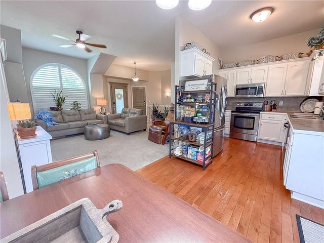 713 N Cloverdale Avenue, Independence, MO 64056