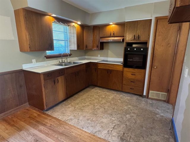 1418 Gannon Avenue, Enid, OK 73703
