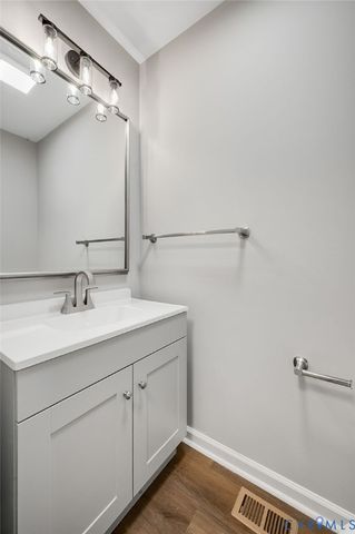 425 BYRNE St, Petersburg, VA 23803