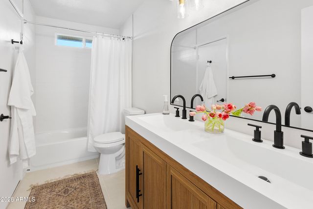 2322 E JUANITA Avenue, Mesa, AZ 85204