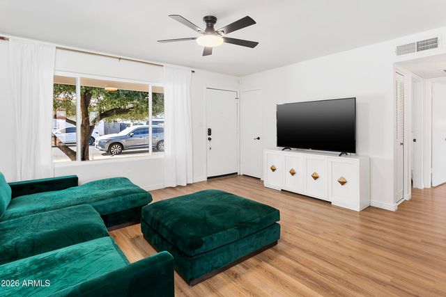 2322 E JUANITA Avenue, Mesa, AZ 85204