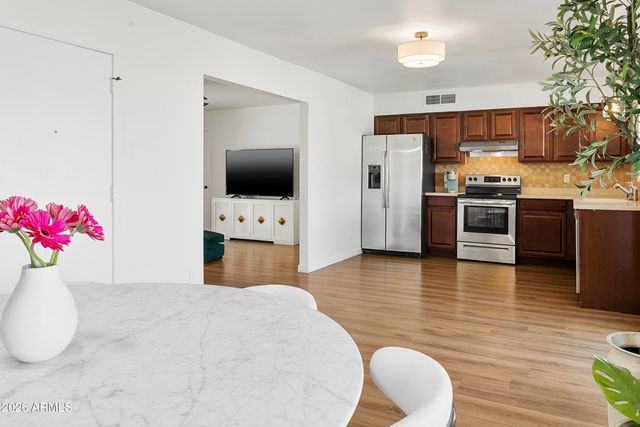 2322 E JUANITA Avenue, Mesa, AZ 85204