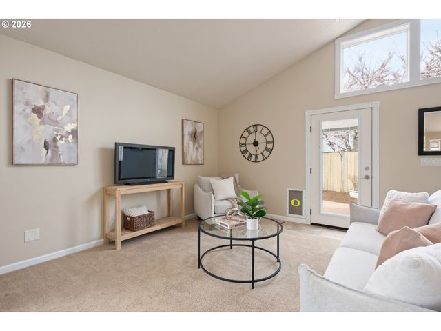 468 72ND St, Springfield, OR 97478