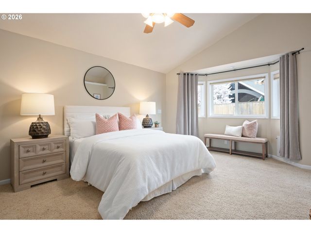 468 72ND St, Springfield, OR 97478