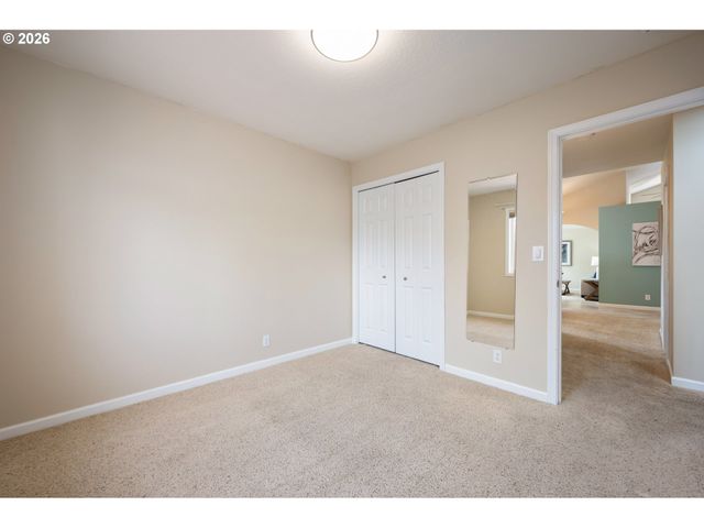 468 72ND St, Springfield, OR 97478