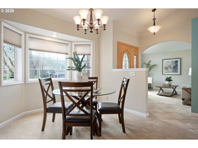 468 72ND St, Springfield, OR 97478