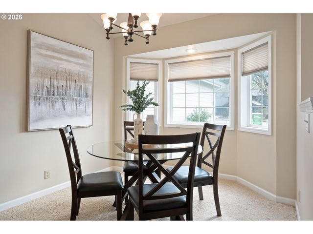 468 72ND St, Springfield, OR 97478