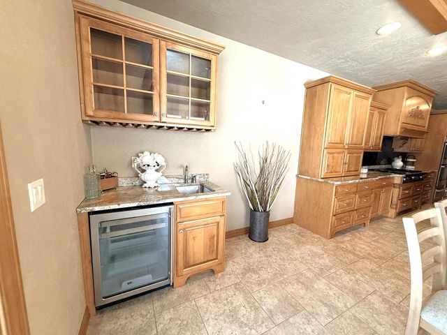448 HARVEST ROAD, Green Bay, WI 54302