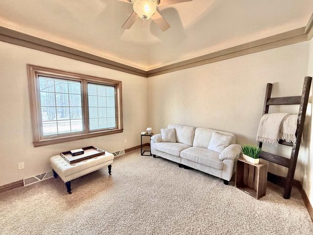 448 HARVEST ROAD, Green Bay, WI 54302
