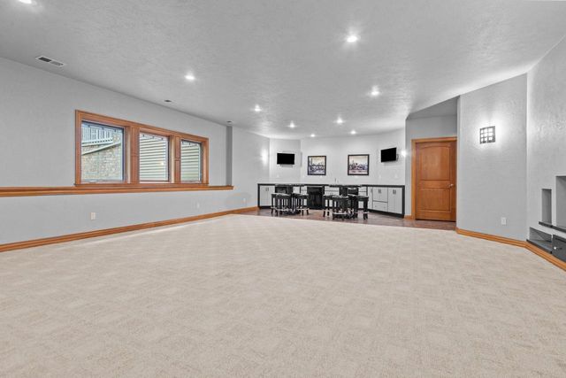 448 HARVEST ROAD, Green Bay, WI 54302