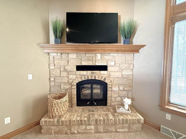 448 HARVEST ROAD, Green Bay, WI 54302