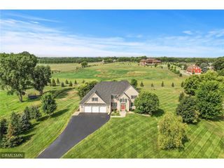 7 Bayhill Road, Dellwood, MN 55110